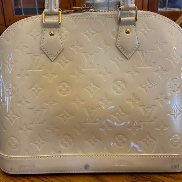 Louis Vuitton Alma Vernis PM Perle - Picture 6 of 8